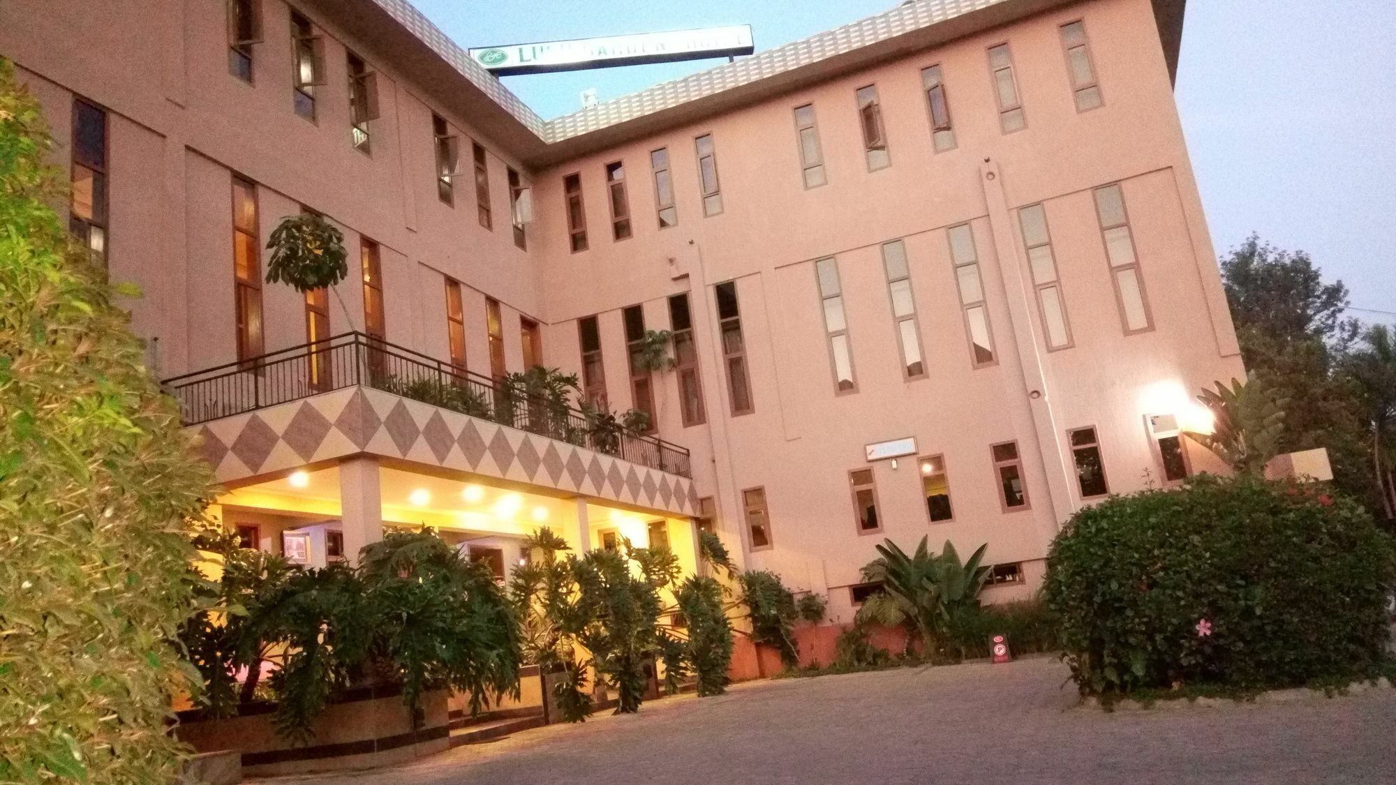 Lush Garden Hotel Arusha Luaran gambar